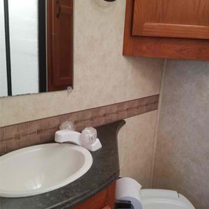CMH Freelander Bunkhouse – 7 to 8 Berth – toilet