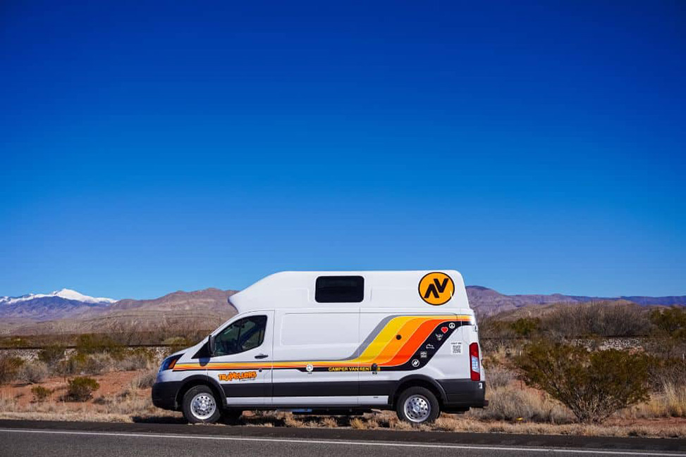 Travellers Autobarn Hi5 Campervan-5-Berth-Exterior (1)