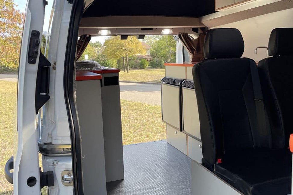Travellers Autobarn Hi5 Campervan-5-Berth-Interior (1)