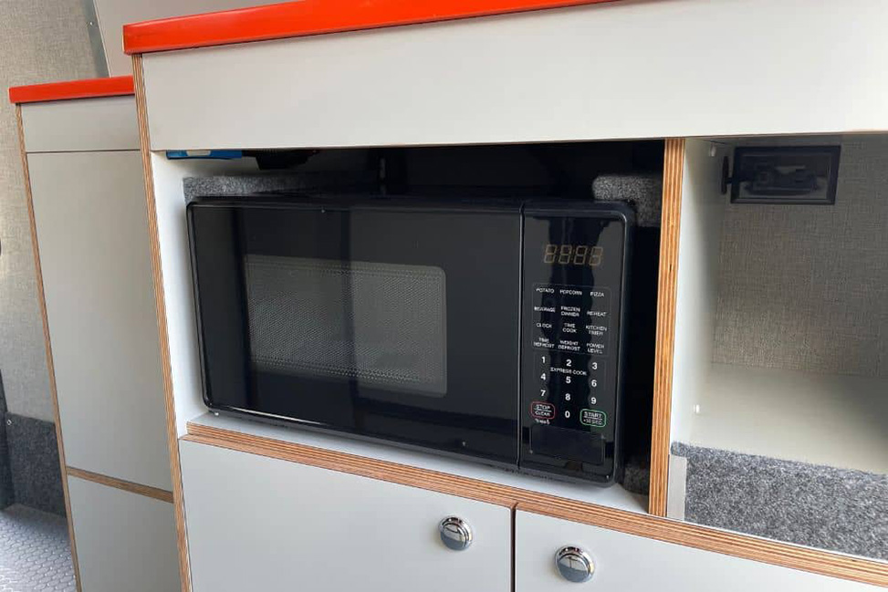 Travellers Autobarn Hi5 Campervan-5-Berth-Microwave
