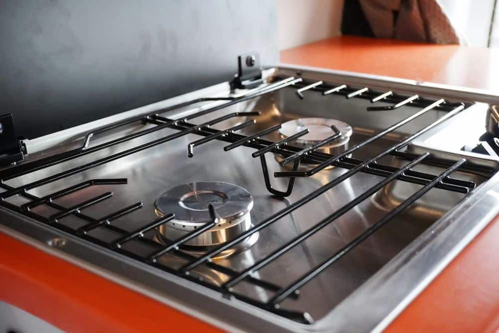 Travellers Autobarn Hi5 Campervan-5-Berth-Stove