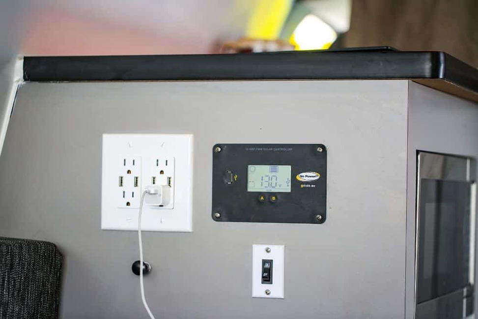 Travellers Autobarn Hitop Campervan-3-Berth-Power-Outlet