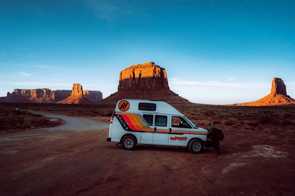 Travellers Autobarn Hitop Campervan-3-Berth-Scenic-Photo (2)