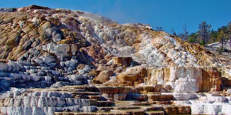 Mammut-Hot-Springs
